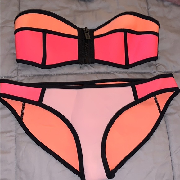 Neon triangl - Picture 1 of 1